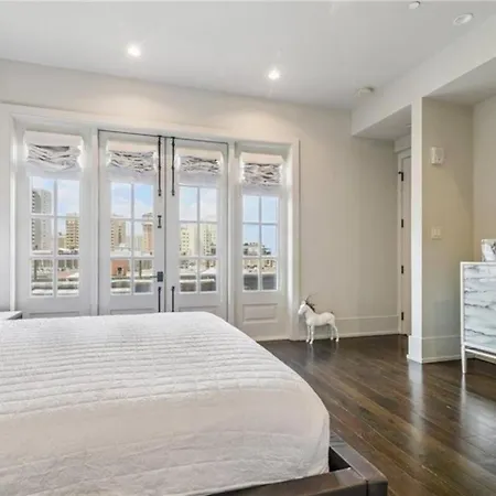 Apartment Penthouse 2bedrooms And Living