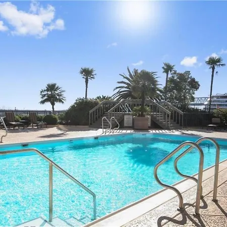 Penthouse Living Panoramic Views