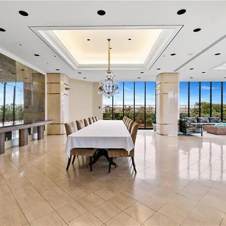 Penthouse Living Panoramic Views *