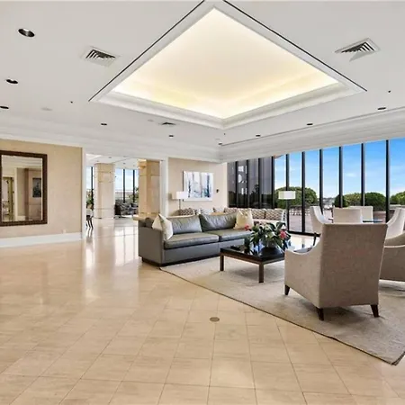 Penthouse Living Panoramic Views