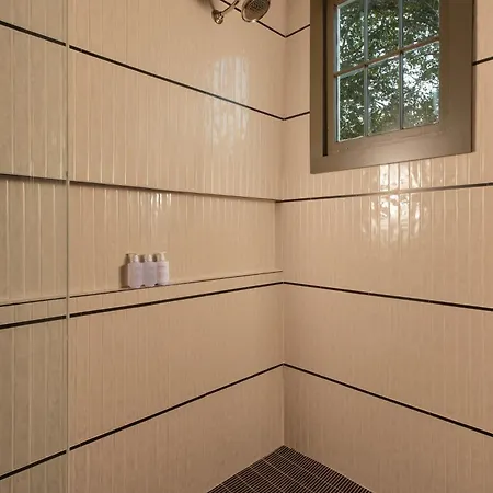 Luxury On Magazine Shared Heated Pool & *