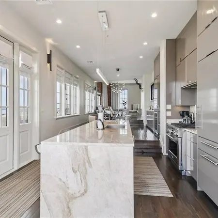 Penthouse 2bedrooms And Living New Orleans