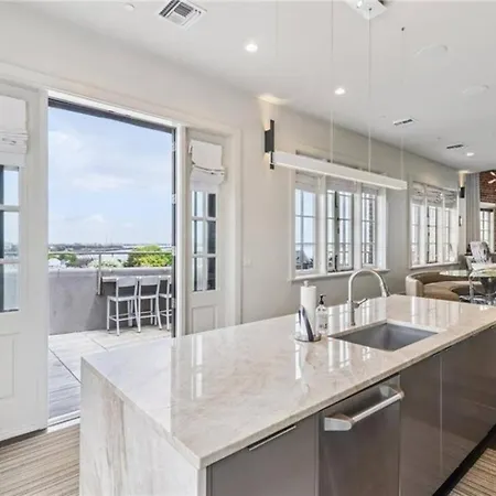 Apartment Penthouse 2bedrooms And Living New Orleans
