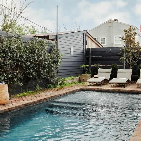 Luxury On Magazine Shared Heated Pool & Apartment New Orleans