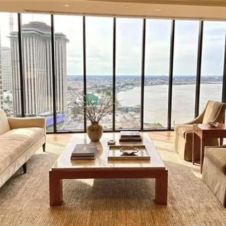Penthouse Living Panoramic Views