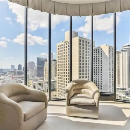 Penthouse Living Panoramic Views Apartment