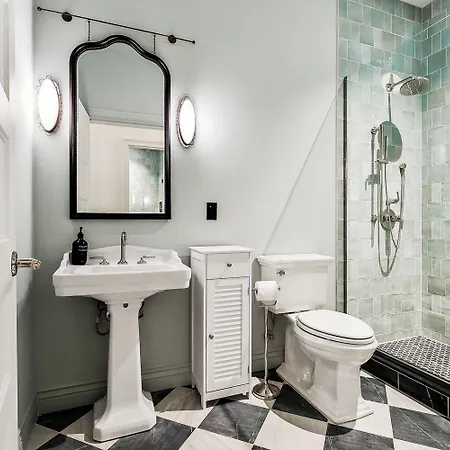 Perle Aparthotel New Orleans