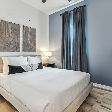 Aparthotel The Revelry *