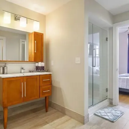 Apartment Beautiful Walk To French Quarter, Pool, Gym, View