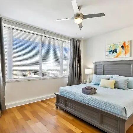 Beautiful Walk To French Quarter, Pool, Gym, View * New Orleans
