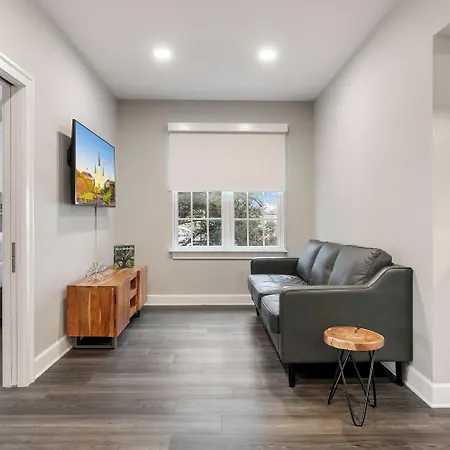 Bywater Aparthotel