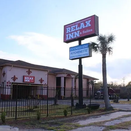 Relax Inn & Suites Hotel *