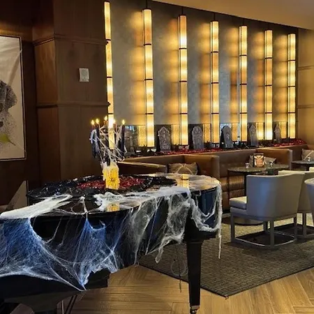 Hilton Riverside Hotel 4*