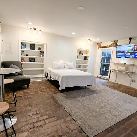 Mangosteen Apartment New Orleans