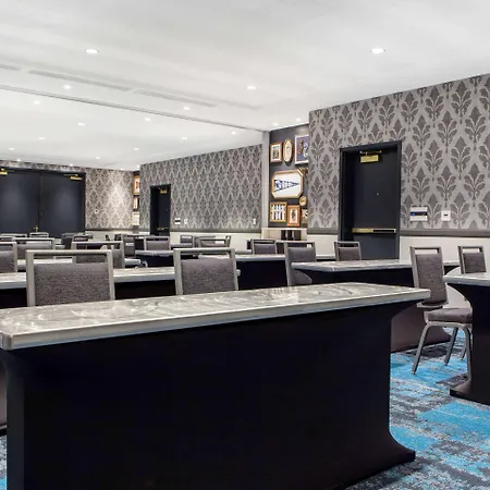 Cambria Downtown Warehouse District Hotel 4*