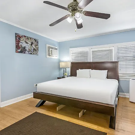 Comfortable Rooms Near All Nola Hot Spots