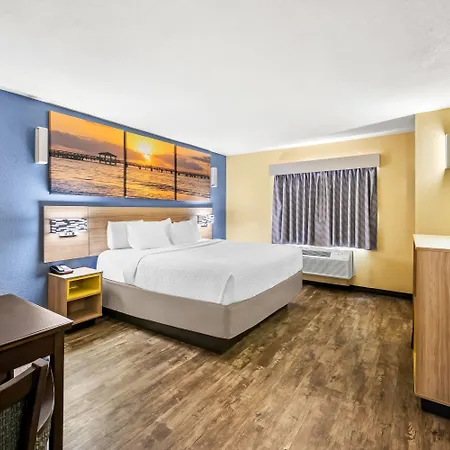 Days By Wyndham Pontchartrain Hotel 3*