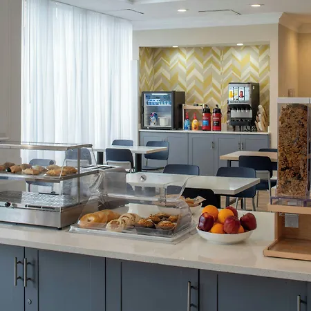 Express By Marriott 1-10 Hotel