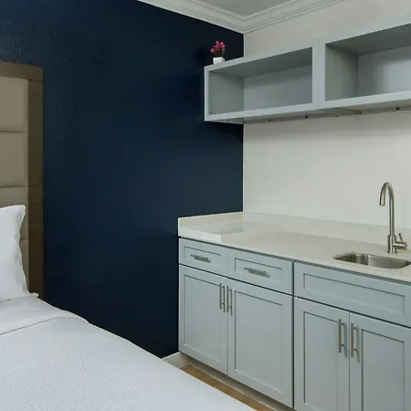 Hotel Express By Marriott 1-10 3*