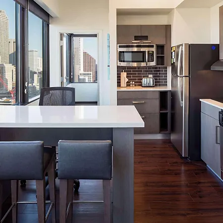 Hyatt House Downtown 3*