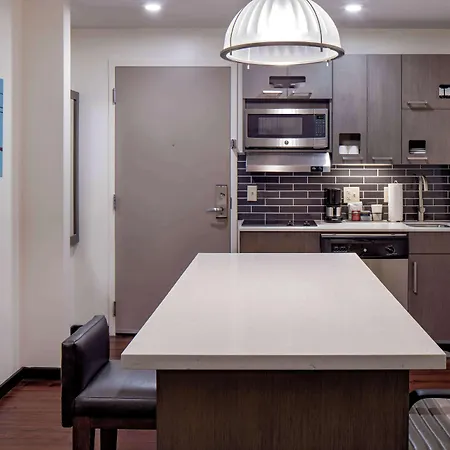 Hyatt House Downtown 3*