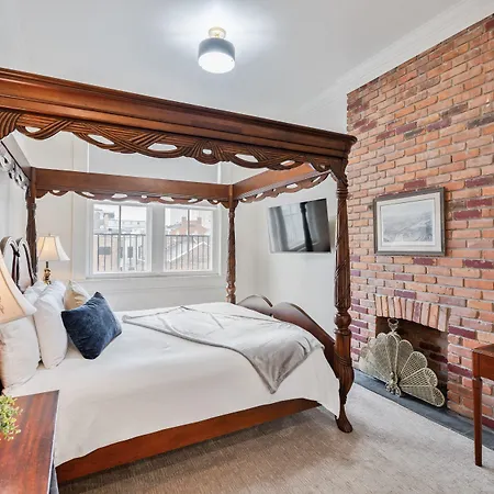 Hotel Grenoble House New Orleans