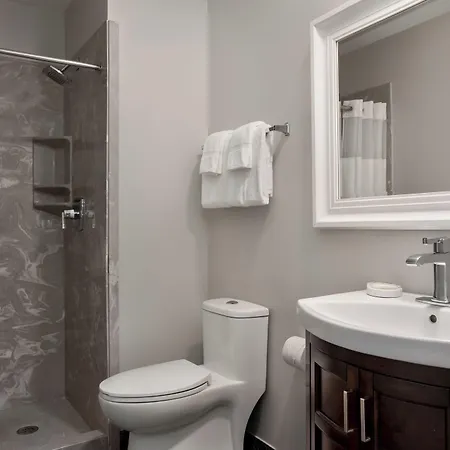 Chateau Hotel 3*