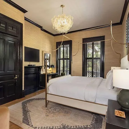 The Prytania Oaks New Orleans