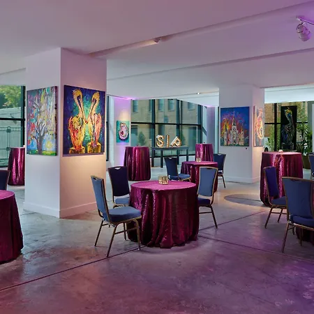 Renaissance Arts Warehouse District Hotel