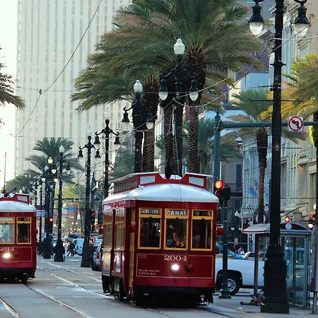Hotel Moxy Downtown/french Quarter Area 3*