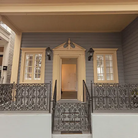 The Carriage House On St Charles 2*