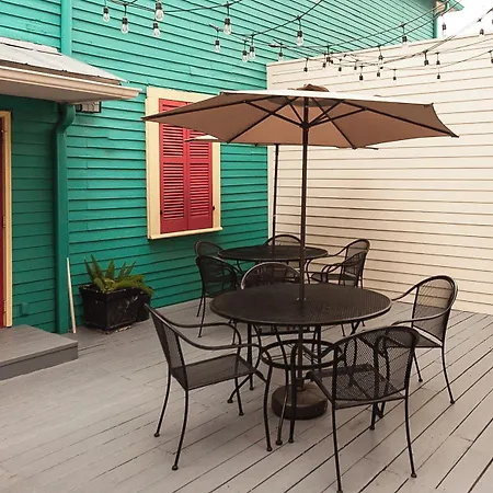 The Carriage House On St Charles