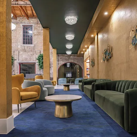 Springhill By Marriott Warehouse Arts District Hotel