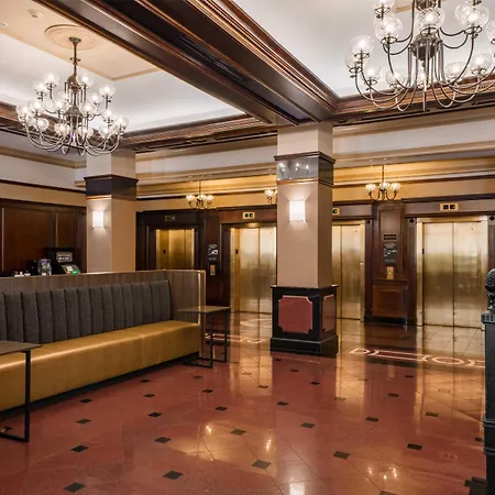 Drury Plaza Hotel 4*