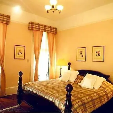 Fairchild House Bed & Breakfast 3*