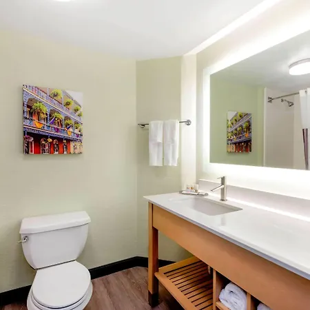 Hotel La Quinta & By Wyndham Downtown 3*