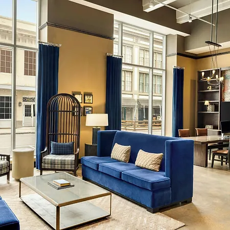 Hotel Fairfield By Marriott & Downtown French Quarter Area
