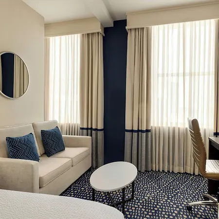 Fairfield By Marriott & Downtown French Quarter Area 3*