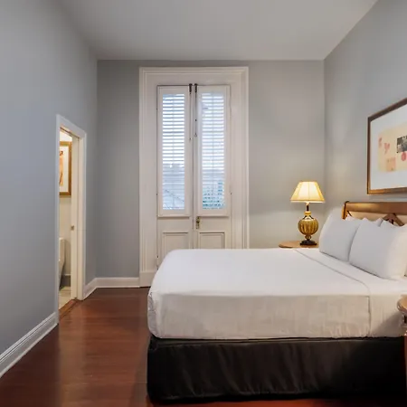 Courtyard By The French Quarter 3*
