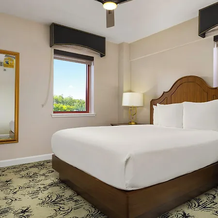 Club Wyndham Avenue Plaza Resort