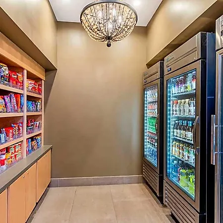 Hotel La Quinta & By Wyndham Downtown 3*