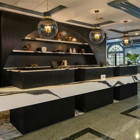 Four Points By Sheraton French Quarter Hotel 4*