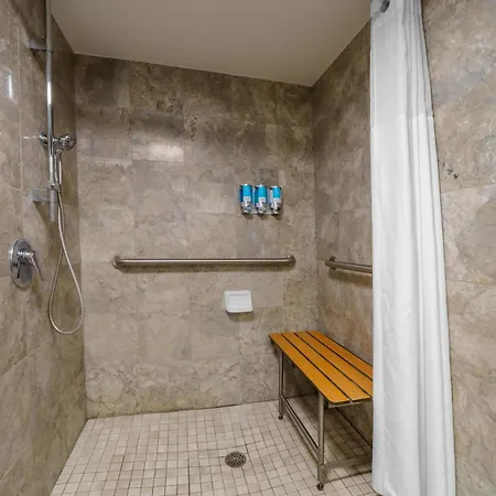 Drury Plaza Hotel 4*