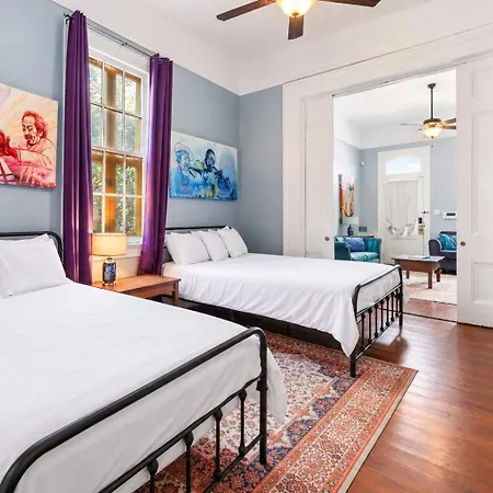 Historic Treme Creole Historic Getaways W Pool Bed & Breakfast 4*