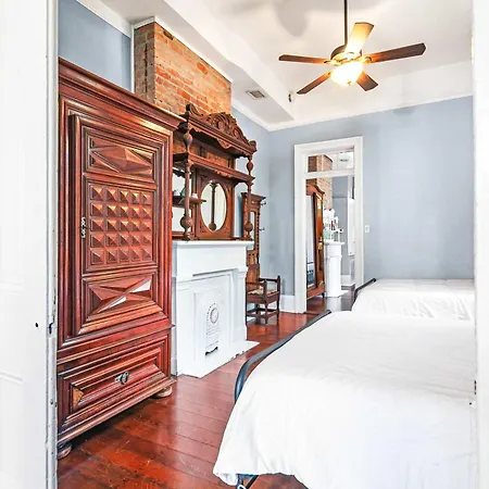 Historic Treme Creole Historic Getaways W Pool Bed & Breakfast