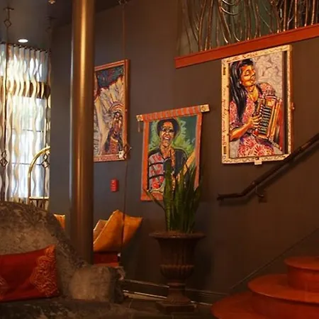 Hotel At Club La New Orleans