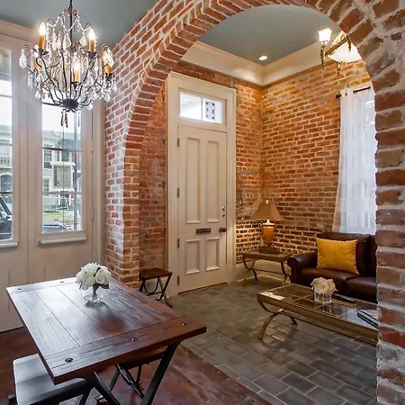 Apartment French Quarter Luxury Two-Bedroom Suite 1204