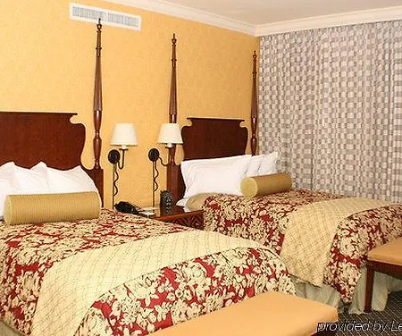 Hotel Hilton / St. Charles Avenue 4*