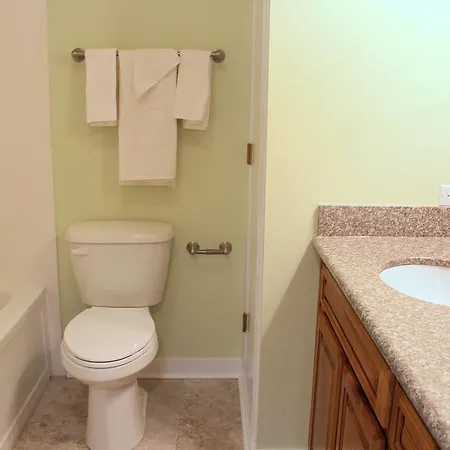 French Quarter Luxury Two-Bedroom Condo 201