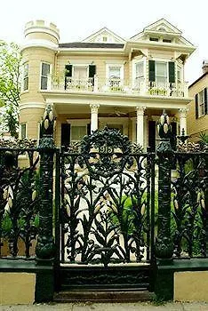 Inn Cornstalk